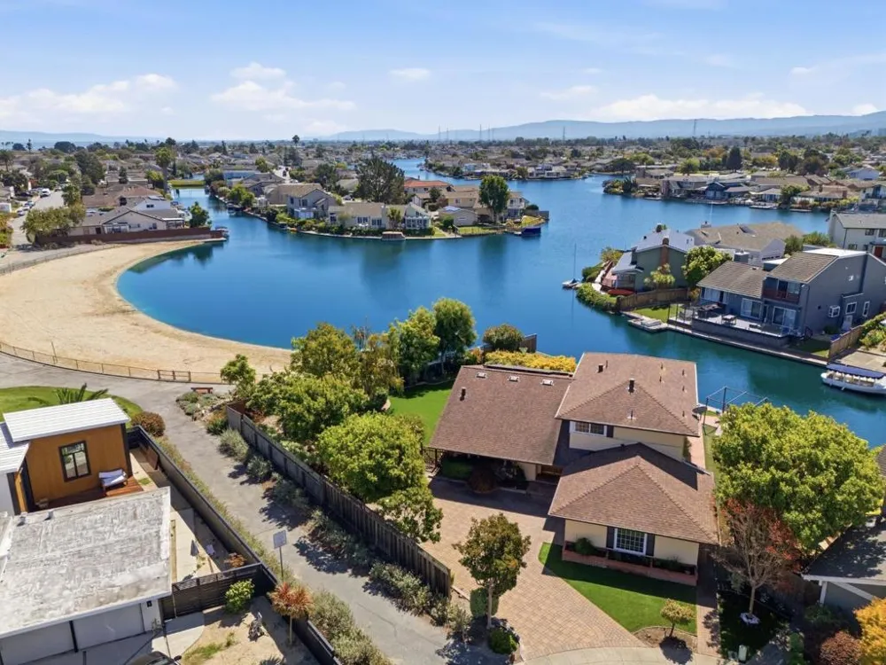 798 Widgeon Street Foster City, CA 94404