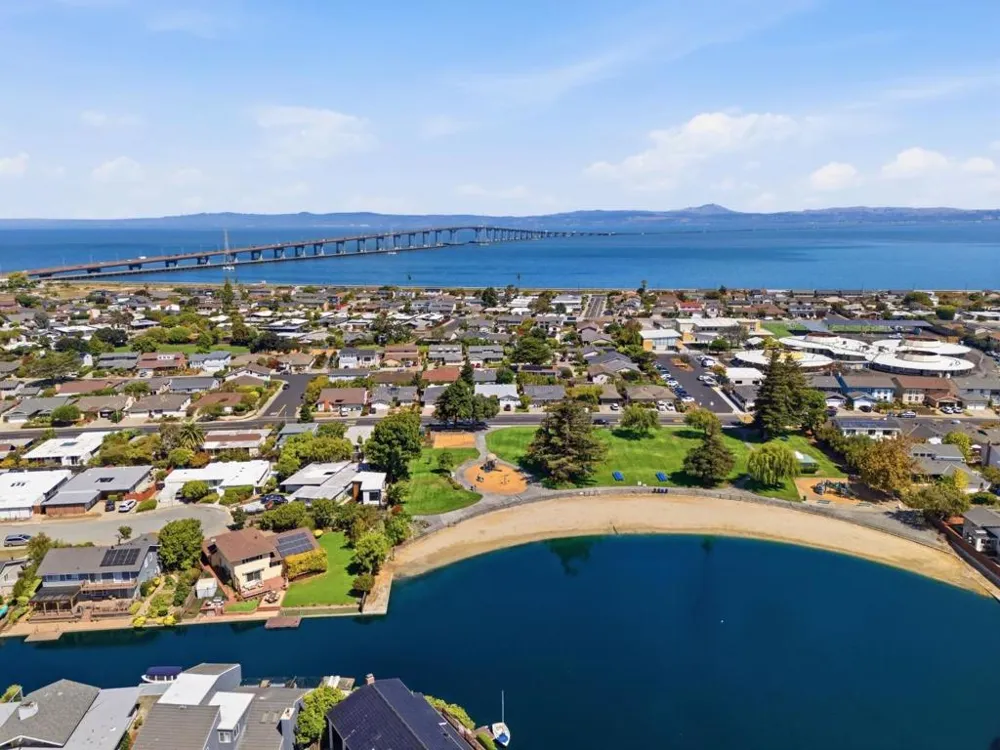 798 Widgeon Street Foster City, CA 94404