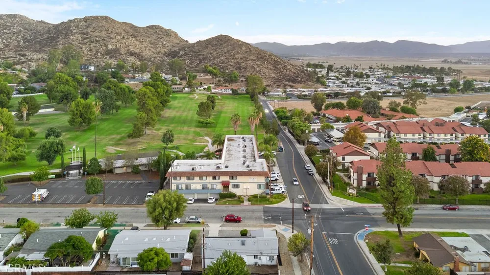 500 E Thornton Hemet, CA 92543