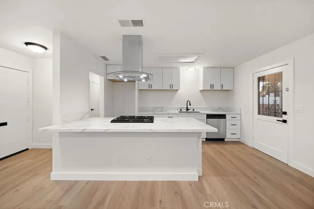 500 E Thornton Hemet, CA 92543