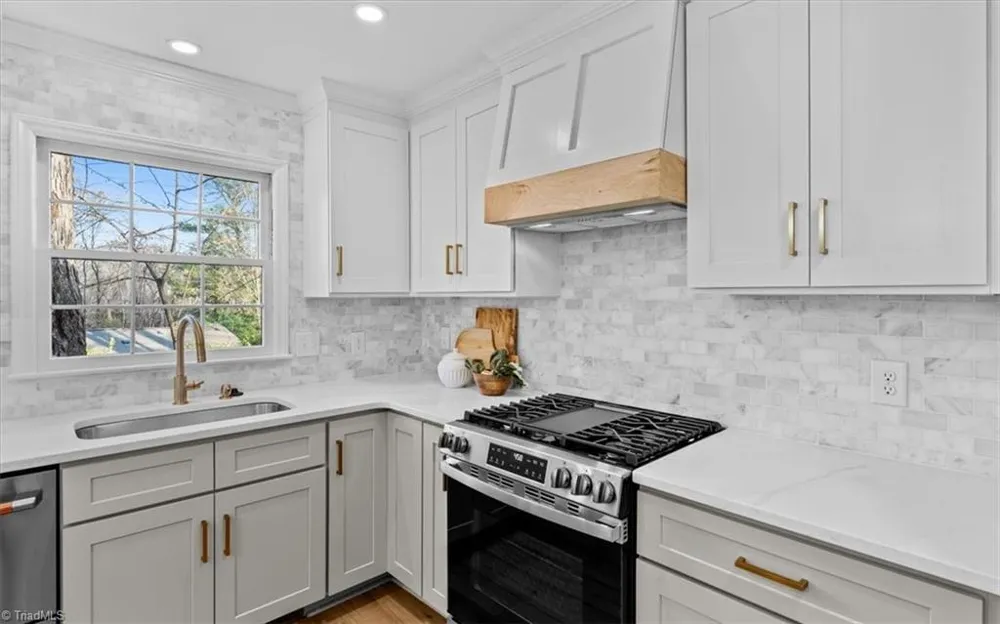 3003 Edgewater Drive Greensboro, NC 27403
