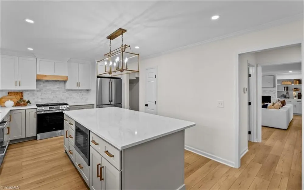 3003 Edgewater Drive Greensboro, NC 27403