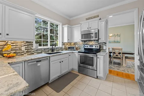 518 Beechwood Way