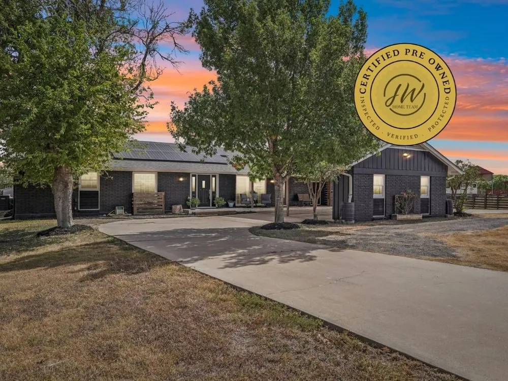140 Family Circle Hutto, TX 78634