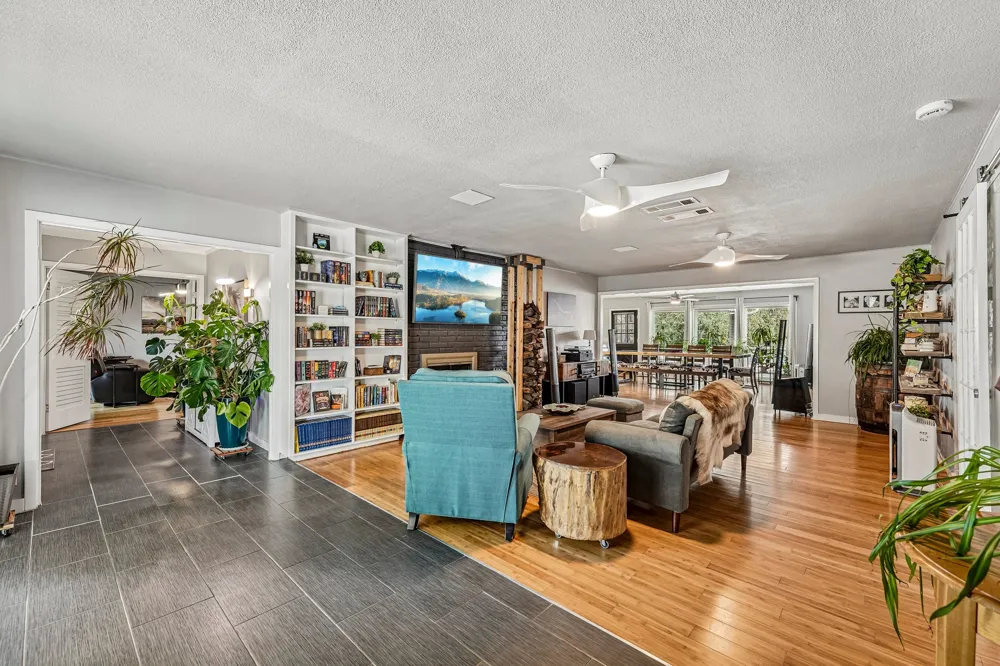 140 Family Circle Hutto, TX 78634