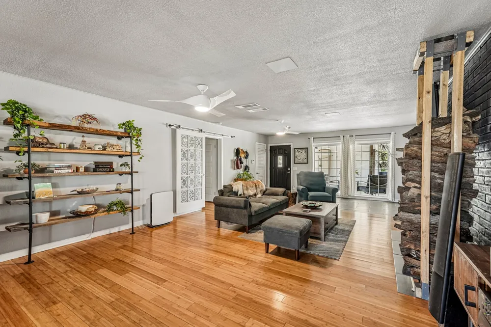 140 Family Circle Hutto, TX 78634
