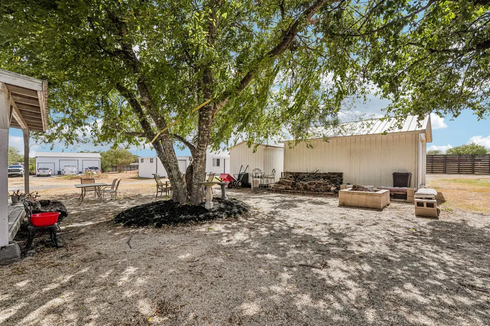 140 Family Circle Hutto, TX 78634
