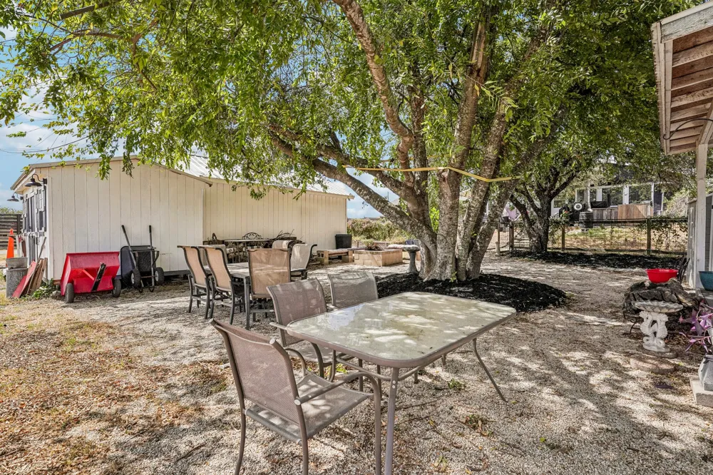 140 Family Circle Hutto, TX 78634