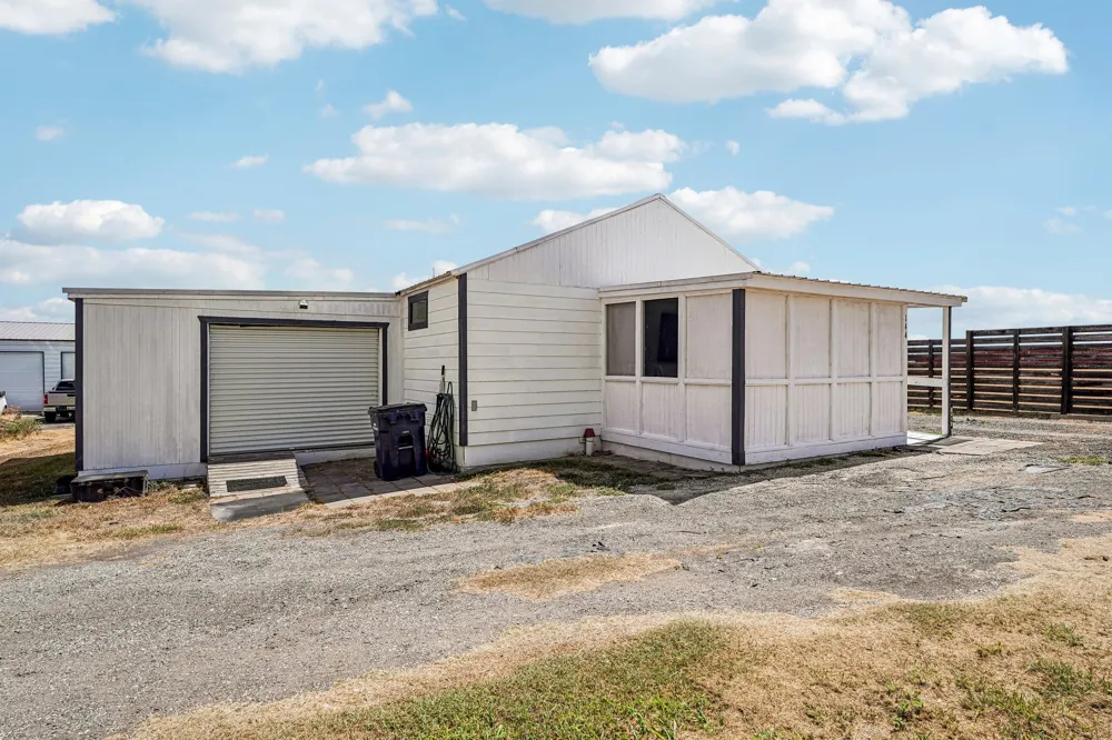 140 Family Circle Hutto, TX 78634