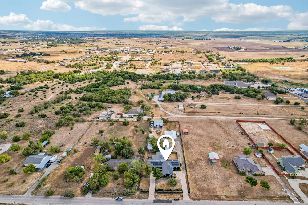 140 Family Circle Hutto, TX 78634