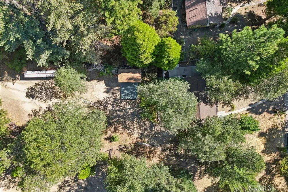 6028 Lake Angelus Oaks, CA 92305