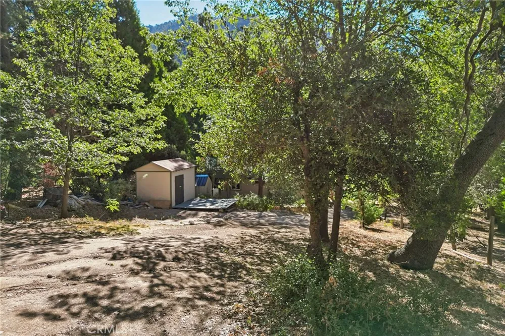 6028 Lake Angelus Oaks, CA 92305