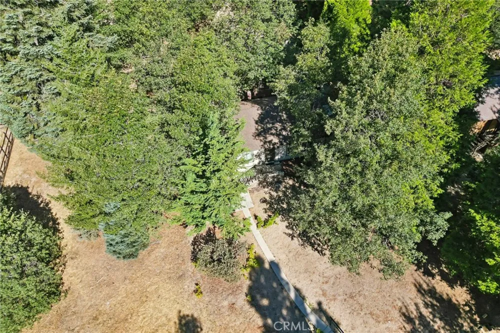 6028 Lake Angelus Oaks, CA 92305
