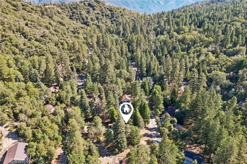 6028 Lake Angelus Oaks, CA 92305