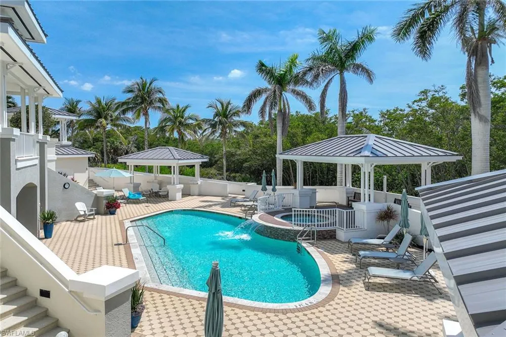 315 Dunes Boulevard #801 Naples, FL 34110