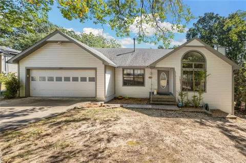 2320 Briarwood Lane