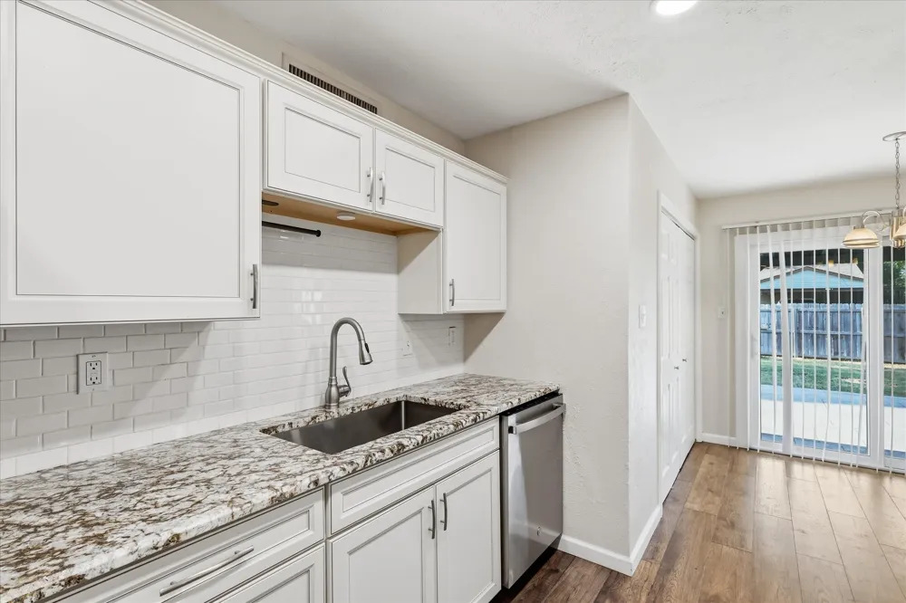 5561 Rutledge Drive The Colony, TX 75056