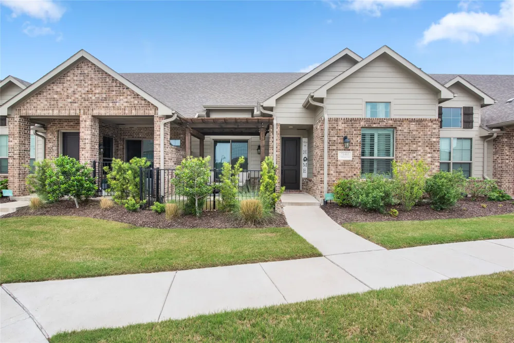 2644 Chardonnay Court Grand Prairie, TX 75054