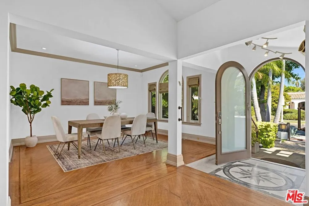 1173 S Point View Street Los Angeles, CA 90035