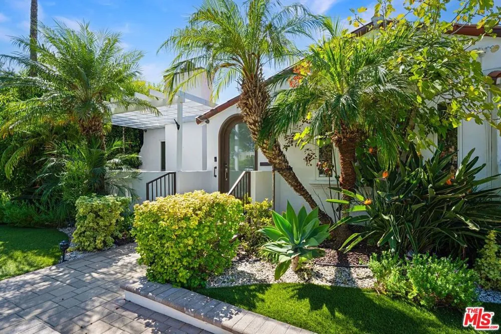 1173 S Point View Street Los Angeles, CA 90035