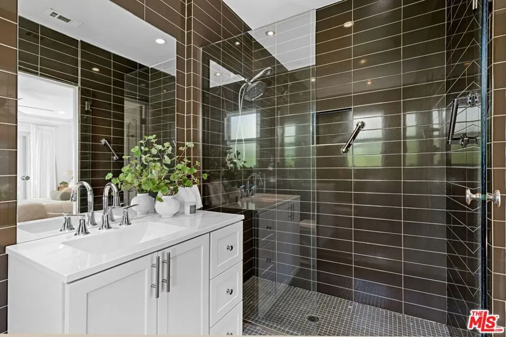 1173 S Point View Street Los Angeles, CA 90035