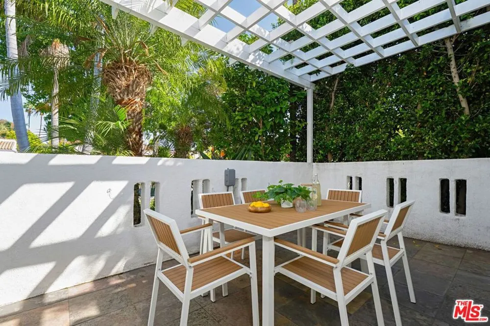 1173 S Point View Street Los Angeles, CA 90035