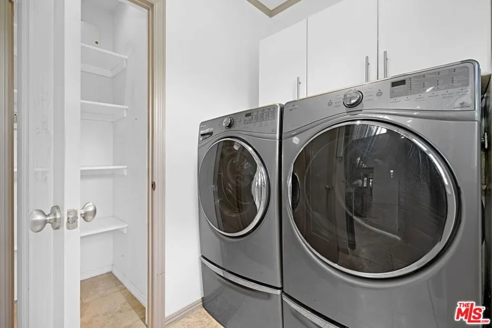 1173 S Point View Street Los Angeles, CA 90035
