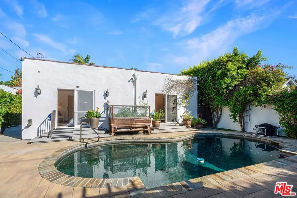 1173 S Point View Street Los Angeles, CA 90035