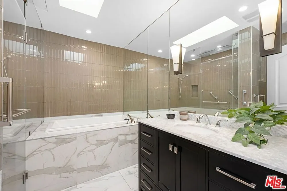 1173 S Point View Street Los Angeles, CA 90035