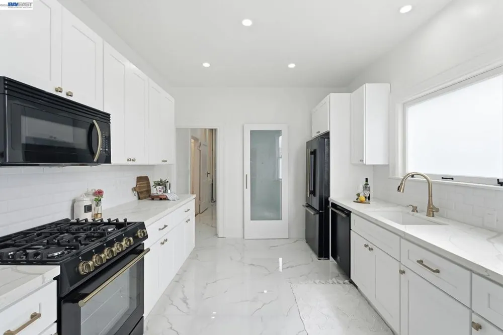 2404 Divisadero St San Francisco, CA 94115