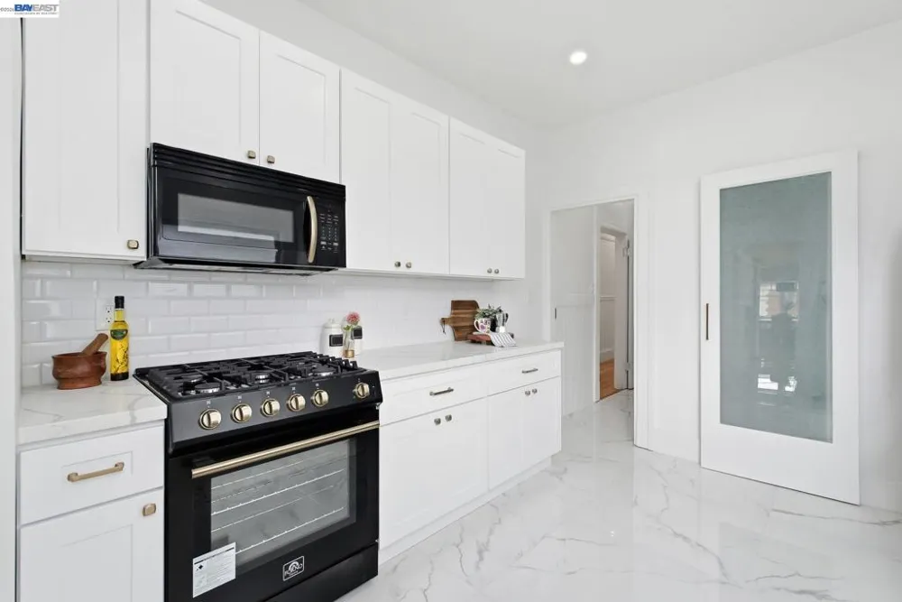 2404 Divisadero St San Francisco, CA 94115