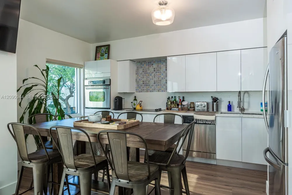 1528 Brickell Ave #109 Miami, FL 33129