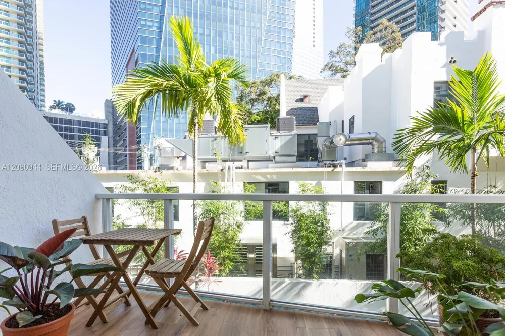 1528 Brickell Ave #109 Miami, FL 33129