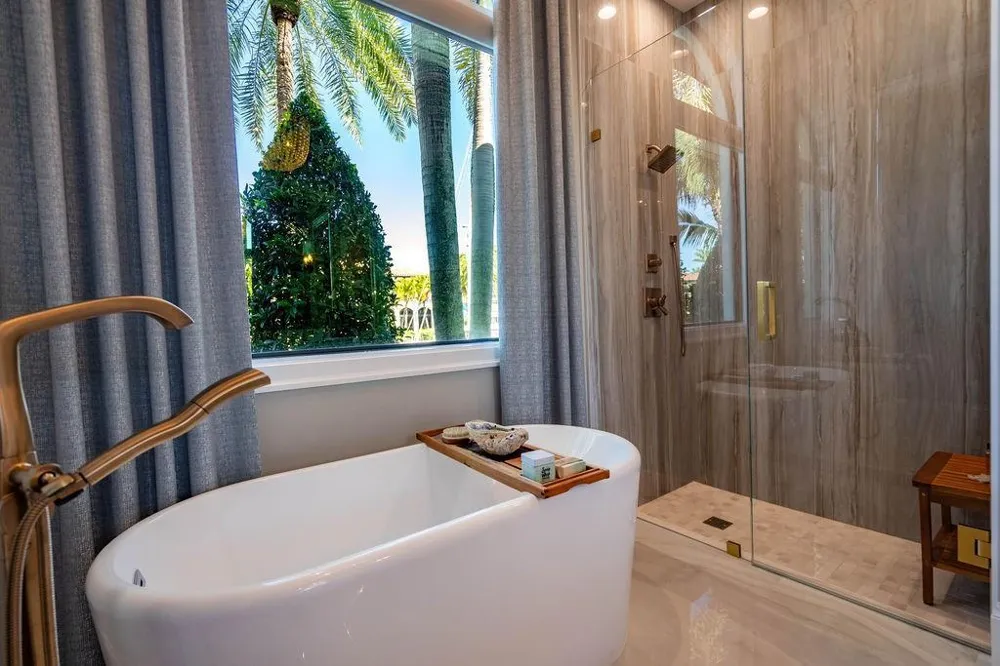 2457 NE 26TH STREET Lighthouse Point, FL 33064