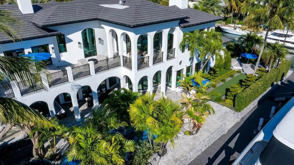 2457 NE 26TH STREET Lighthouse Point, FL 33064