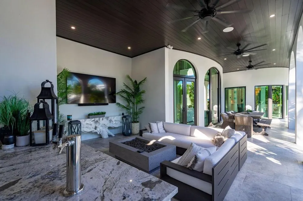 2457 NE 26TH STREET Lighthouse Point, FL 33064