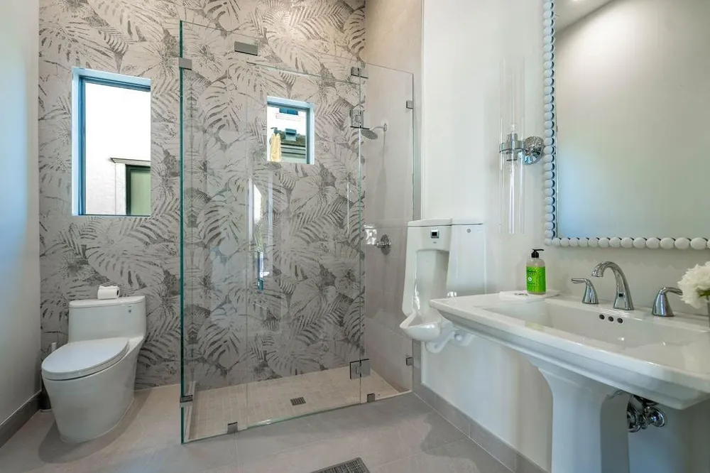 2457 NE 26TH STREET Lighthouse Point, FL 33064