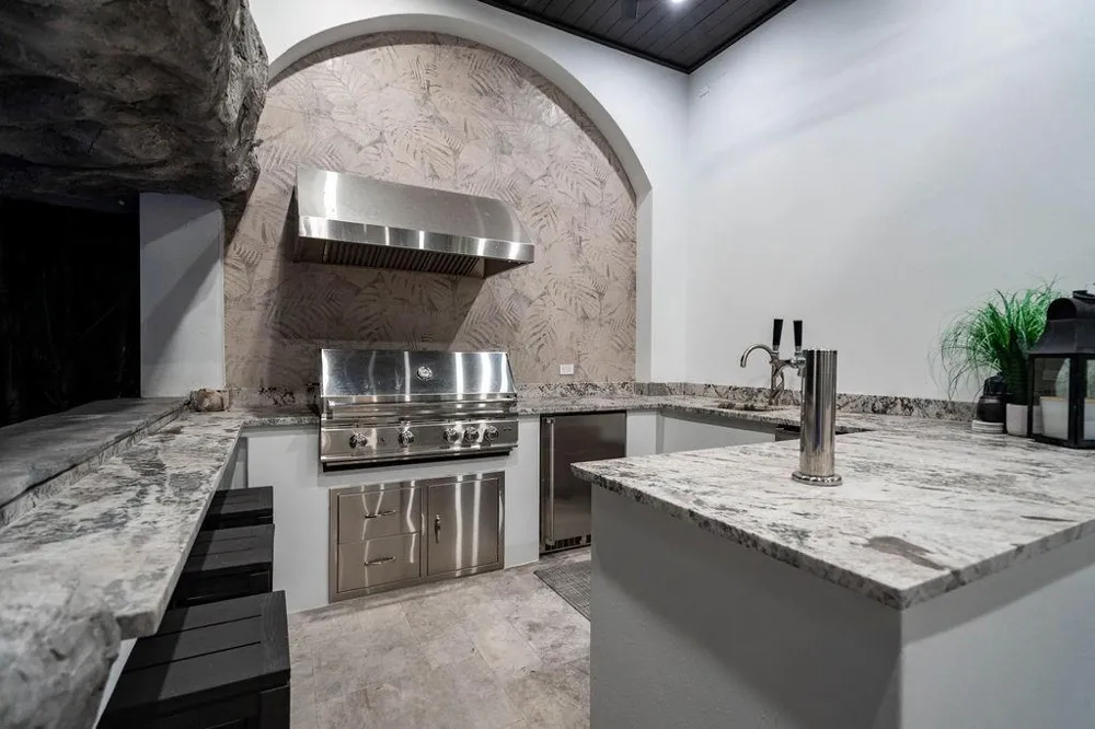 2457 NE 26TH STREET Lighthouse Point, FL 33064
