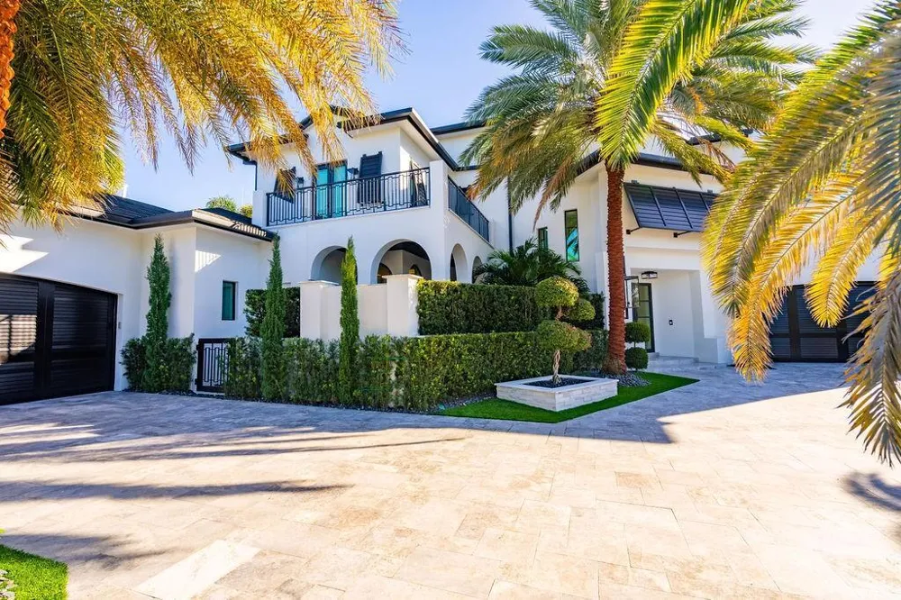 2457 NE 26TH STREET Lighthouse Point, FL 33064