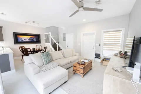 303 SE 22nd Street #303