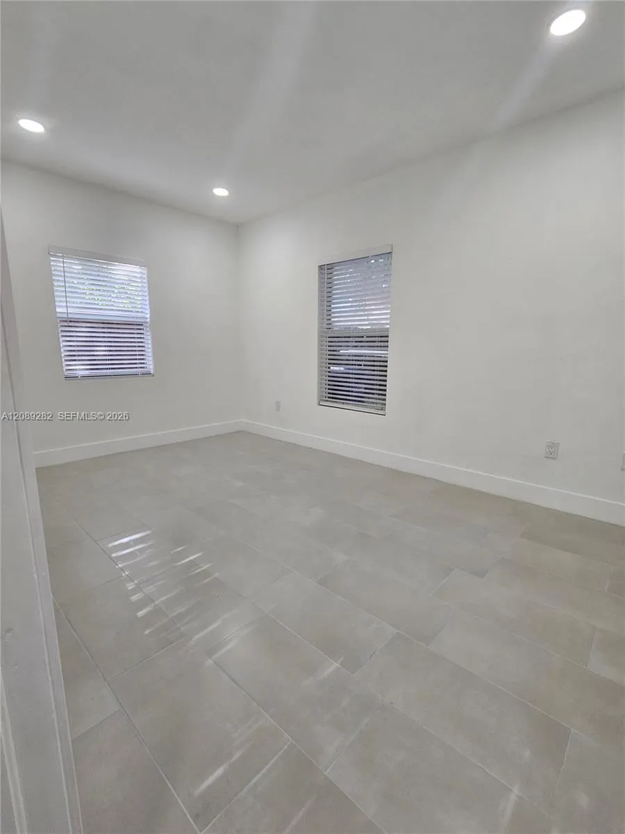 2756 NW 46th St #101 Miami, FL 33142