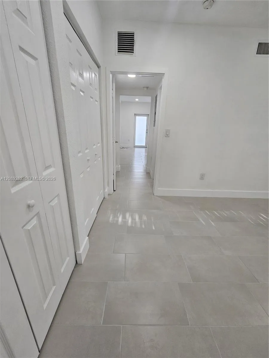 2756 NW 46th St #101 Miami, FL 33142