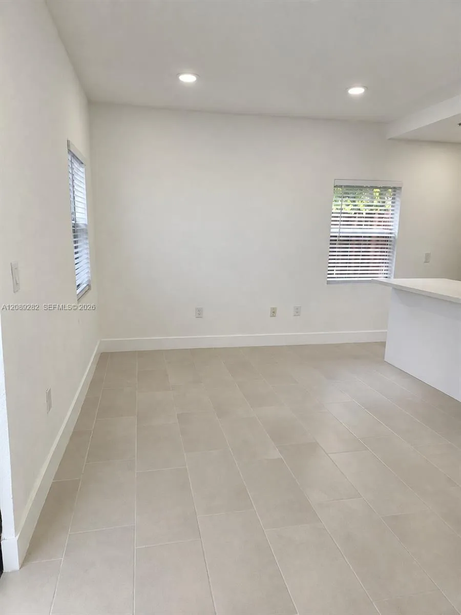 2756 NW 46th St #101 Miami, FL 33142