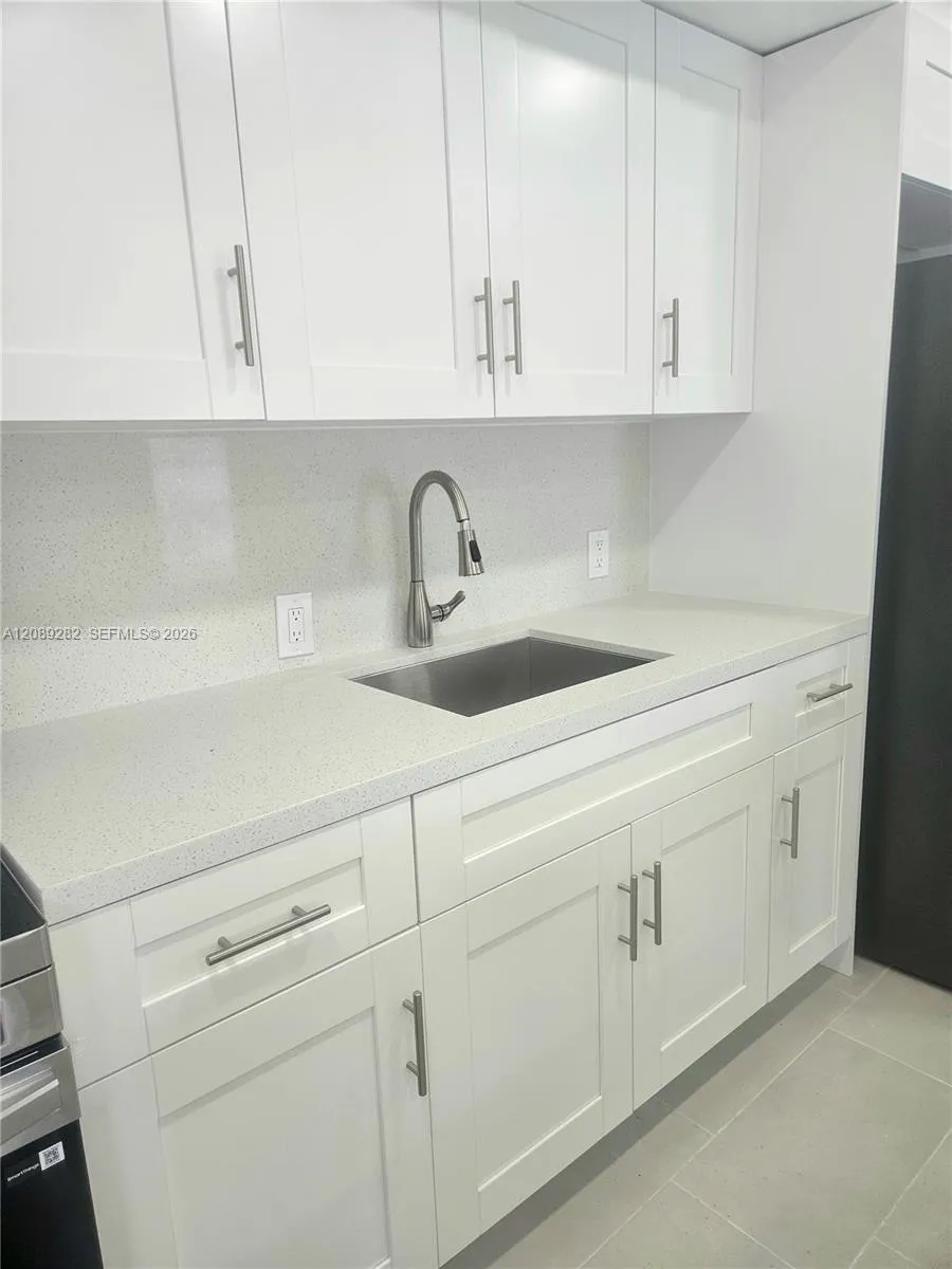 2756 NW 46th St #101 Miami, FL 33142