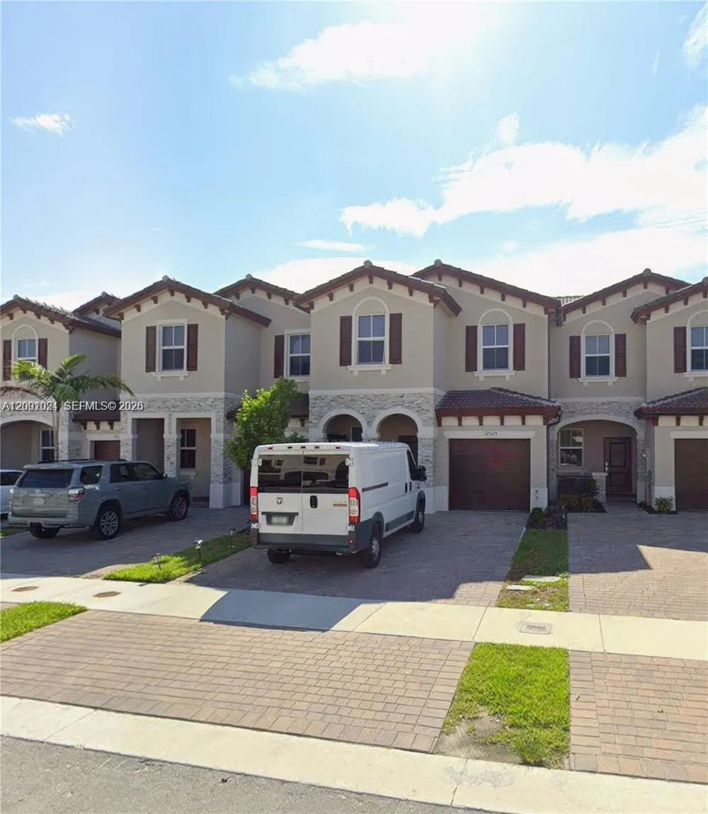 12525 NW 23rd Pl Miami, FL 33167