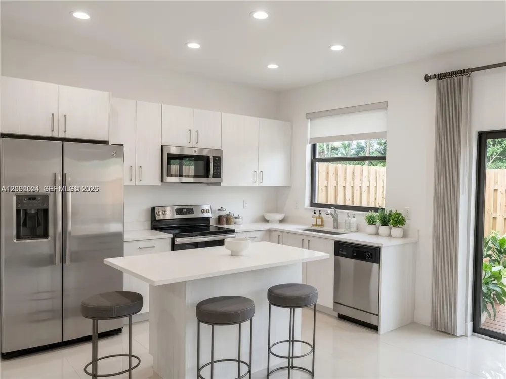 12525 NW 23rd Pl Miami, FL 33167