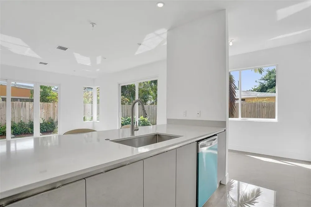 815 NE 17th Avenue #5 Fort Lauderdale, FL 33304