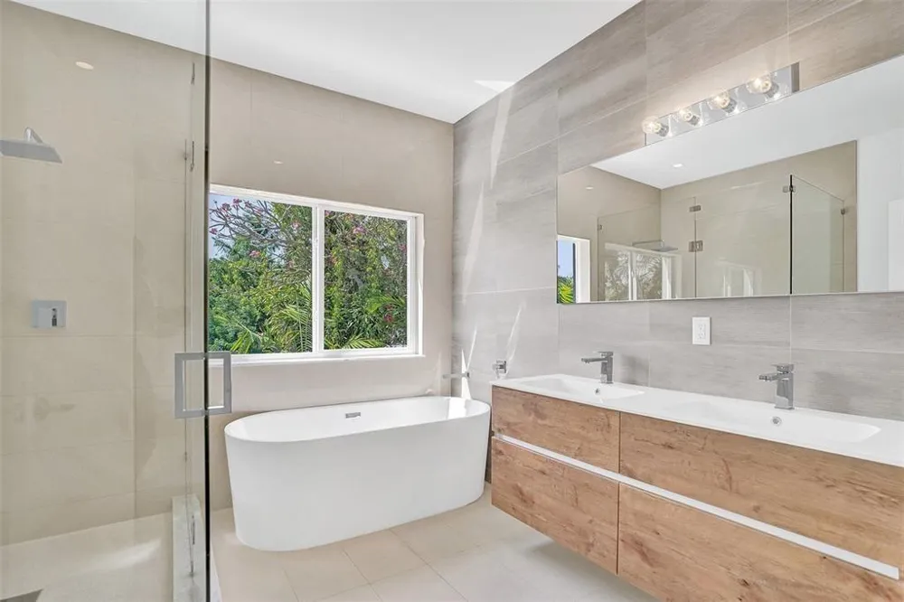815 NE 17th Avenue #5 Fort Lauderdale, FL 33304