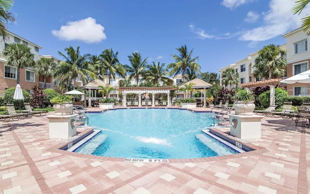 2106 Myrtlewood Circle E Palm Beach Gardens, FL 33418