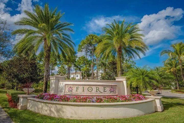 2106 Myrtlewood Circle E Palm Beach Gardens, FL 33418